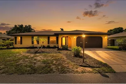 1304 71st Street NW, Bradenton, FL 34209 - Photo 2