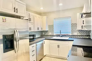 2941 Poplar St, Sarasota, FL 34237 - Photo 8