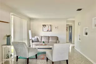 2941 Poplar St, Sarasota, FL 34237 - Photo 4