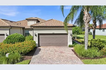 17128 Kenton Terrace, Lakewood Ranch, FL 34202 - Photo 4
