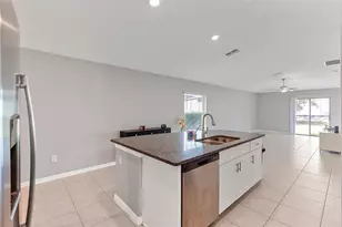 1719 Fred Ives St, Ruskin, FL 33570 - Photo 4