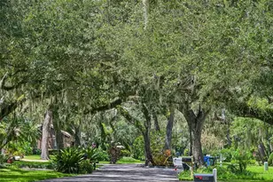 4502 Friar Tuck Ln, Sarasota, FL 34232 - Photo 40