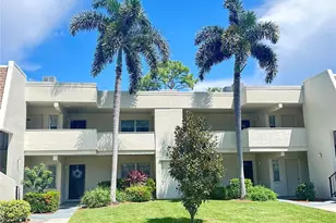 7173 W Country Club Dr N, Sarasota, FL 34243 - Photo 2