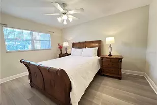 7173 W Country Club Dr N, Sarasota, FL 34243 - Photo 20