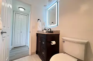 7173 W Country Club Dr N, Sarasota, FL 34243 - Photo 38