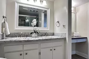 7173 W Country Club Dr N, Sarasota, FL 34243 - Photo 28