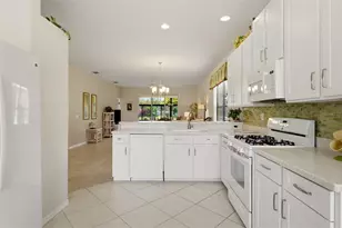 8155 Stirling Falls Cir, Sarasota, FL 34243 - Photo 10