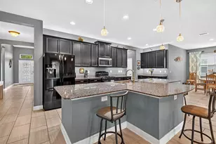792 Rosemary Cir, Bradenton, FL 34212 - Photo 2