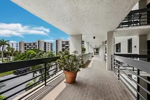 1075 Gulf of Mexico Dr, Longboat Key, FL 34228 - Photo 32