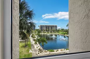 1075 Gulf of Mexico Dr, Longboat Key, FL 34228 - Photo 18