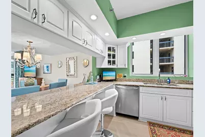 1075 Gulf Of Mexico Drive #205, Longboat Key, FL 34228 - Photo 12