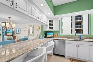 1075 Gulf of Mexico Dr, Longboat Key, FL 34228 - Photo 12