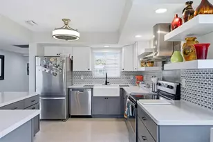 73 Strathmore Blvd, Sarasota, FL 34233 - Photo 12