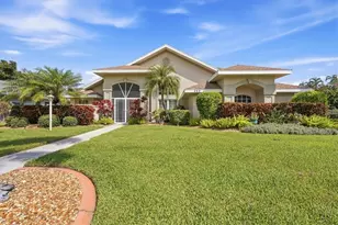 450 Lake of the Woods Dr, Venice, FL 34293 - Photo 8