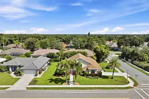 450 Lake of the Woods Dr, Venice, FL 34293 - Photo 6