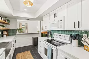 2650 Davis Blvd, Sarasota, FL 34237 - Photo 20