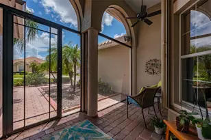 4004 65th Pl E, Sarasota, FL 34243 - Photo 4