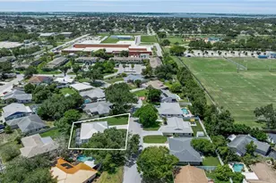 5209 36th Ave Cir W, Bradenton, FL 34209 - Photo 2