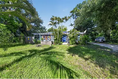 806 35th Street W, Bradenton, FL 34205 - Photo 2
