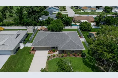 5210 36th Avenue Circle W, Bradenton, FL 34209 - Photo 2
