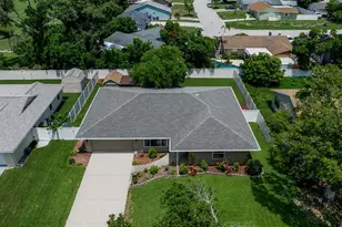 5210 36th Ave Cir W, Bradenton, FL 34209 - Photo 2