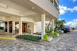 1100 Benjamin Franklin Dr, Sarasota, FL 34236 - Photo 6