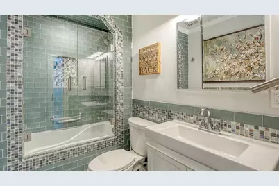 1100 Benjamin Franklin Drive #204, Sarasota, FL 34236 - Photo 32