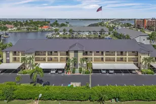 4719 SE 17th Pl, Cape Coral, FL 33904 - Photo 2