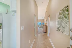 9630 Club S Cir, Sarasota, FL 34238 - Photo 2