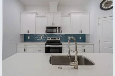 5114 Chilkoot Street, Tampa, FL 33617 - Photo 6