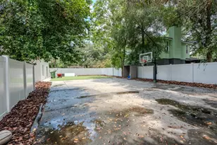 5114 Chilkoot St, Tampa, FL 33617 - Photo 38