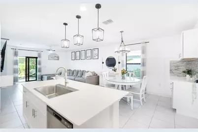 9080 Tequila Sunrise Drive, Sarasota, FL 34241 - Photo 8