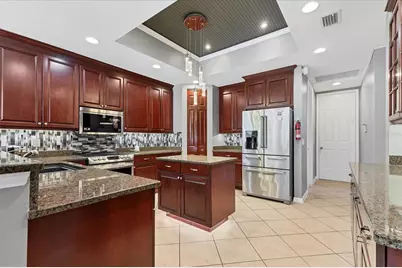6539 37th Street E, Sarasota, FL 34243 - Photo 10