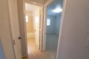 3918 25th St W, Bradenton, FL 34205 - Photo 8