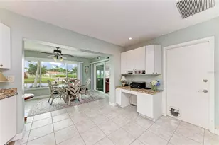 4006 Joyce Dr, Bradenton, FL 34208 - Photo 14