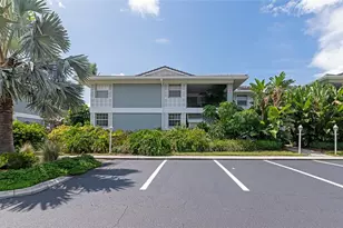 1249 Edgewater Cir, Bradenton, FL 34209 - Photo 2