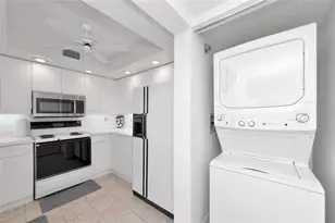 1249 Edgewater Cir, Bradenton, FL 34209 - Photo 12