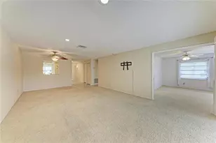 7008 W Country Club Dr N, Sarasota, FL 34243 - Photo 16
