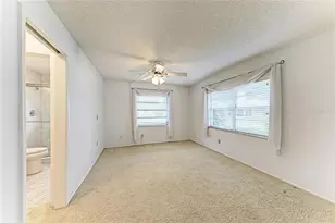 7008 W Country Club Dr N, Sarasota, FL 34243 - Photo 32