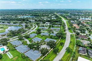 7008 W Country Club Dr N, Sarasota, FL 34243 - Photo 4