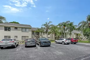 7584 Eagle Creek Dr, Sarasota, FL 34243 - Photo 2