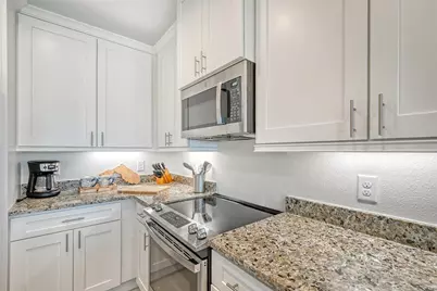 7930 34th Avenue W #102, Bradenton, FL 34209 - Photo 8