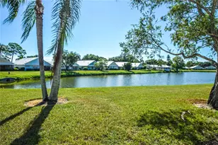 827 Harrington Lake Ln, Venice, FL 34293 - Photo 2