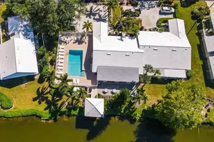 827 Harrington Lake Ln, Venice, FL 34293 - Photo 36