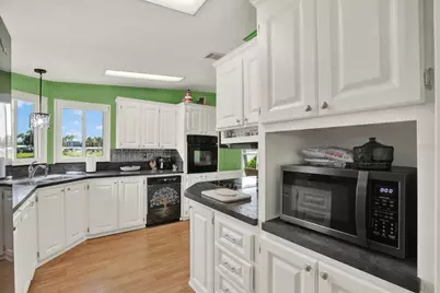 8479 Imperial Circle, Palmetto, FL 34221 - Photo 18