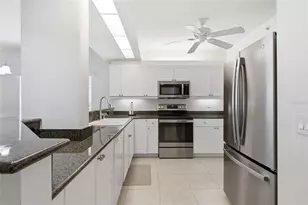418 Laurel Lake Dr, Venice, FL 34292 - Photo 2