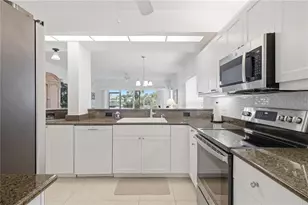 418 Laurel Lake Dr, Venice, FL 34292 - Photo 4