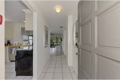 952 N Beneva Road #V-23, Sarasota, FL 34232 - Photo 6