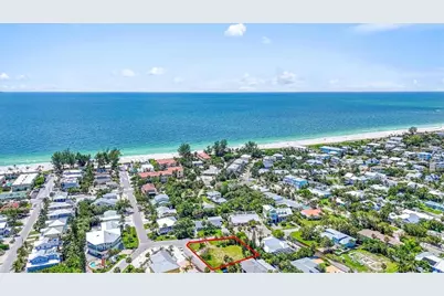 302 73rd Street, Holmes Beach, FL 34217 - Photo 10