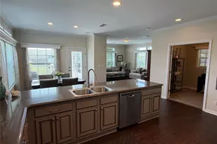 5274 E Camelot Dr, Sarasota, FL 34233 - Photo 14
